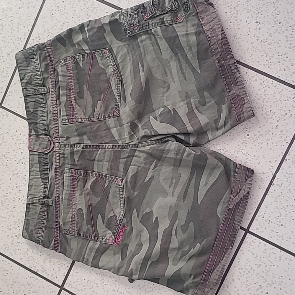 Cabela's Green Camouflage Cargo Shorts - Picture 2 of 5